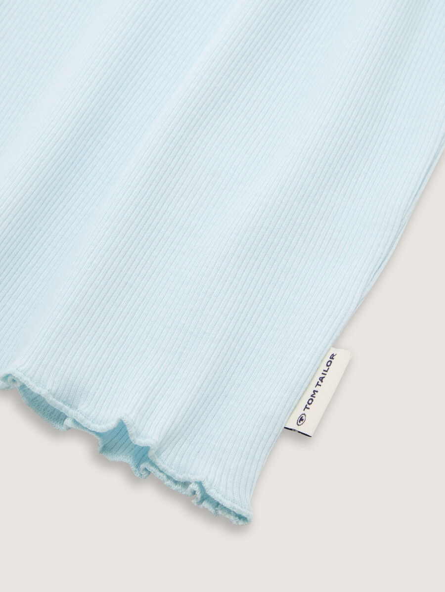 camiseta de canalé con escote carmen