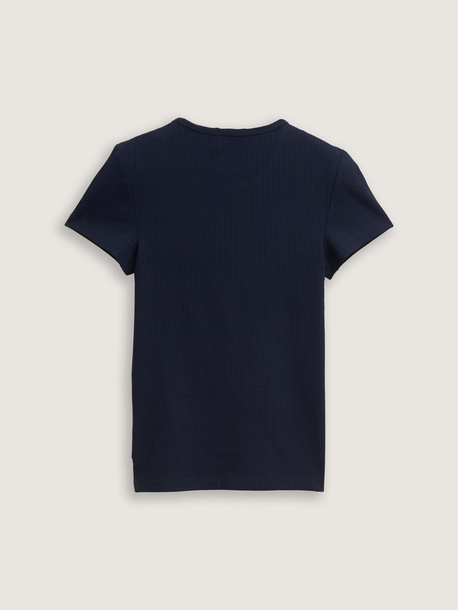 camiseta acanalada con cortes