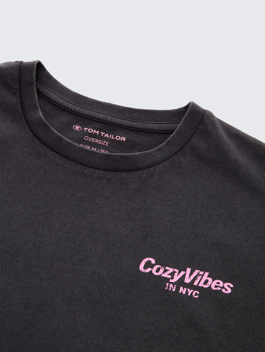camiseta oversize con estampado en la espalda