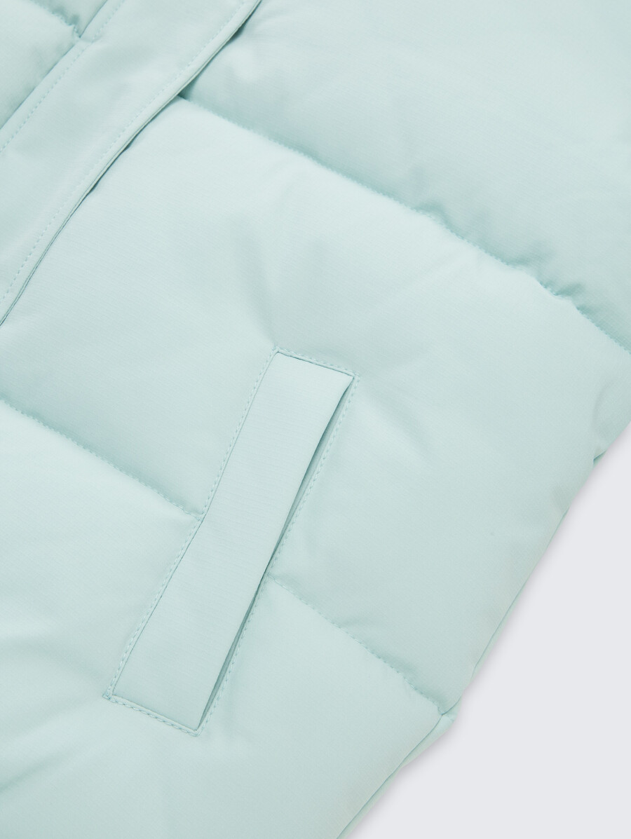 chaqueta acolchada con capucha