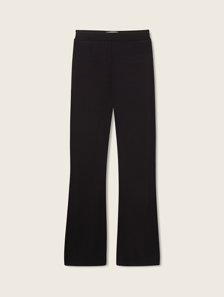 leggings ajustados acampanados con elástico