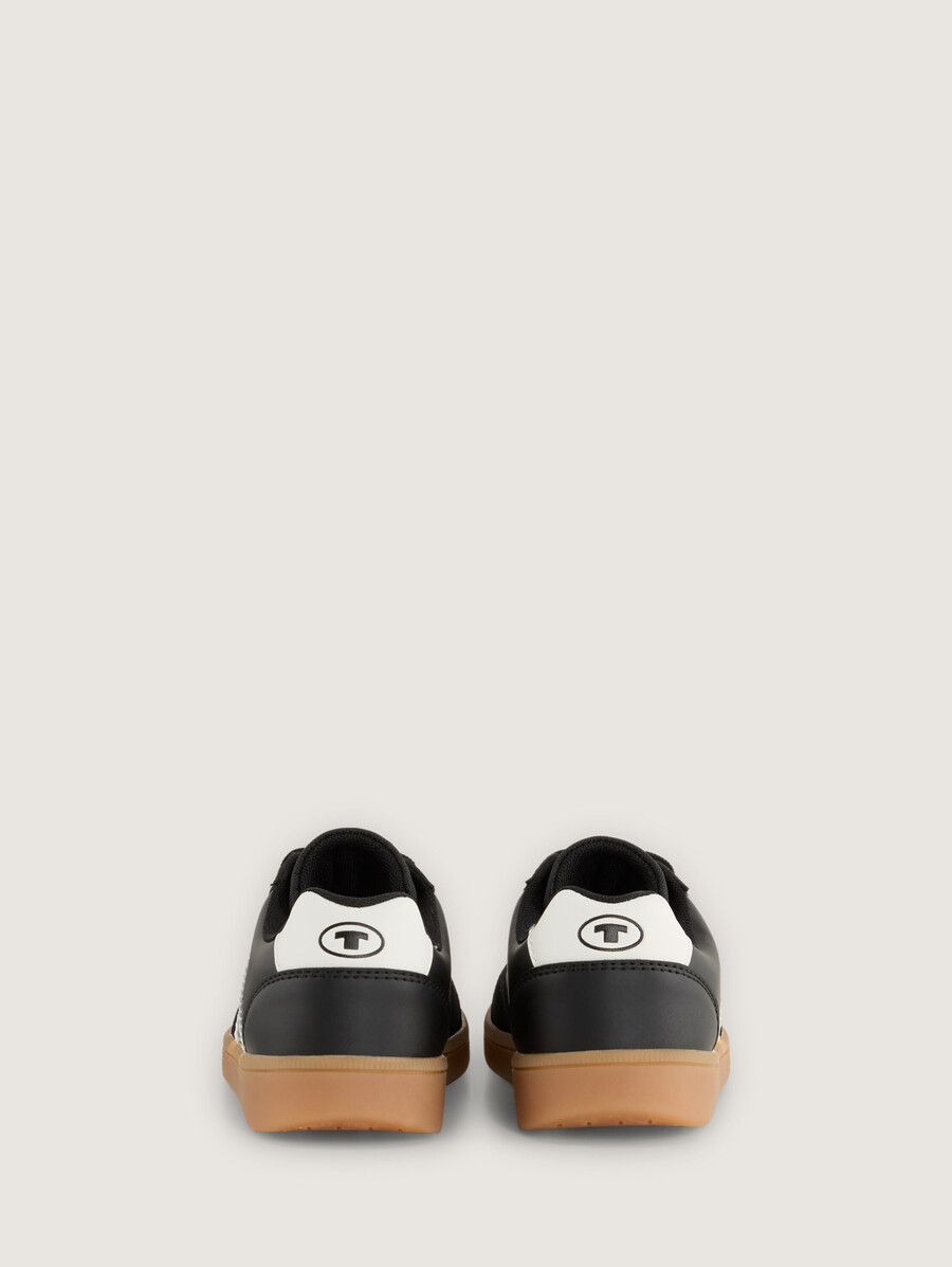 zapatillas con bloques de color