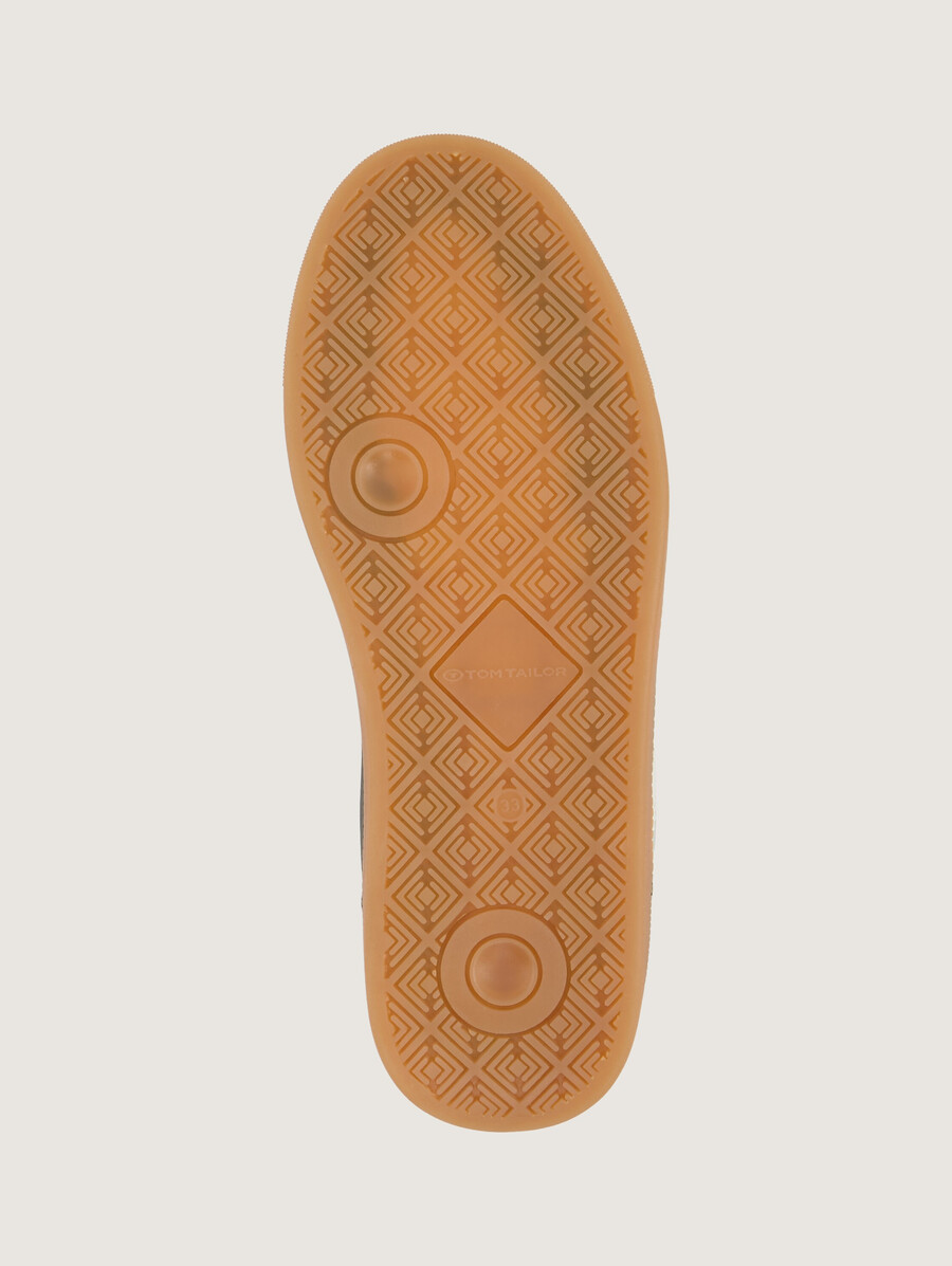 zapatillas con bloques de color
