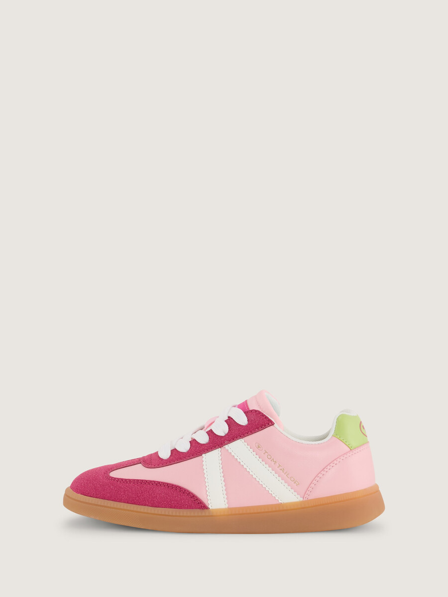 zapatillas con bloques de color