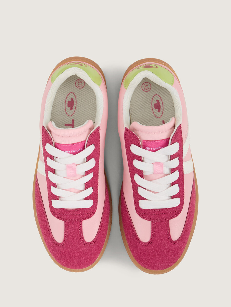 zapatillas con bloques de color