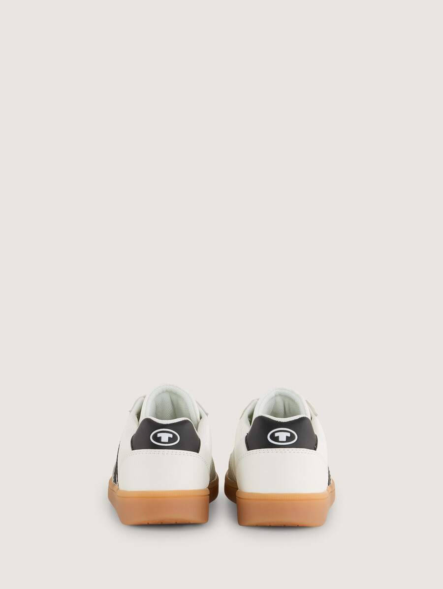 zapatillas con bloques de color