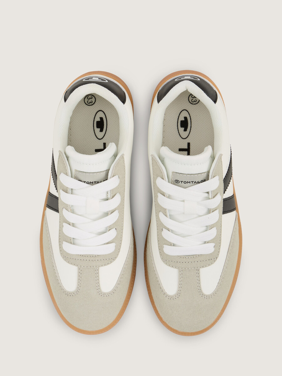 zapatillas con bloques de color