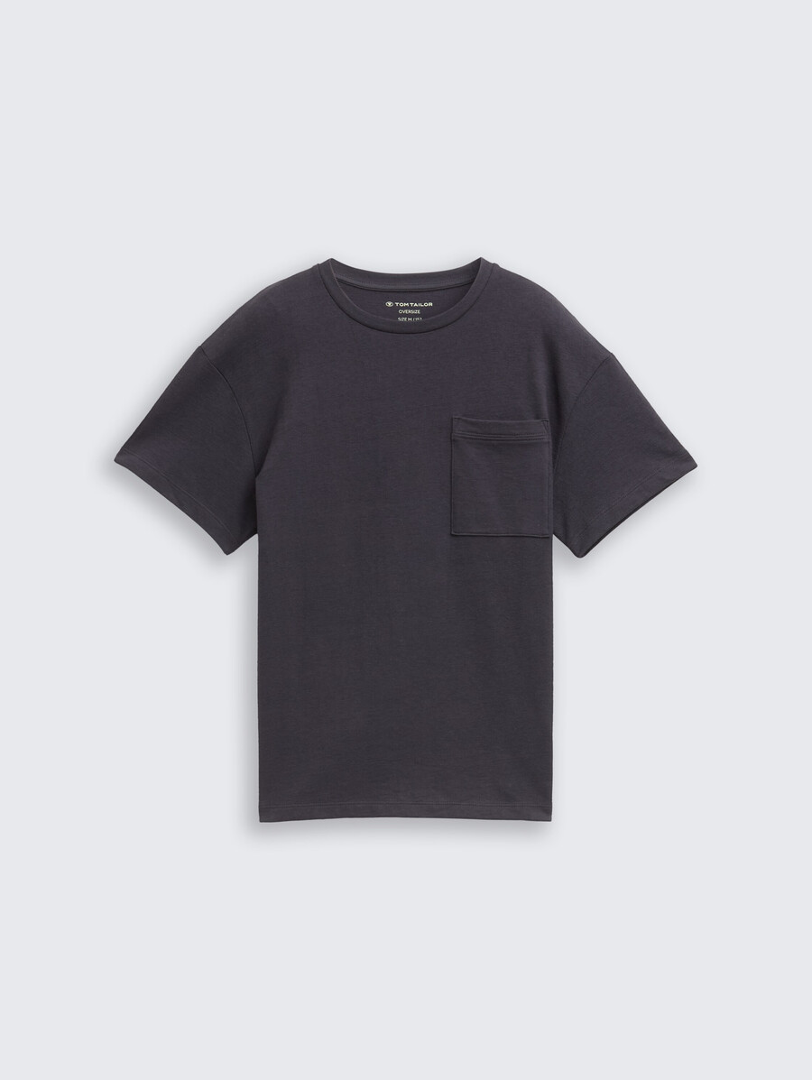 camiseta oversize con bolsillo en el pecho