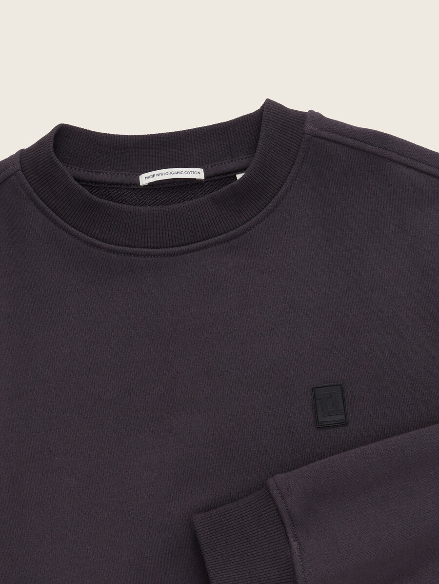sudadera con insignia del logo