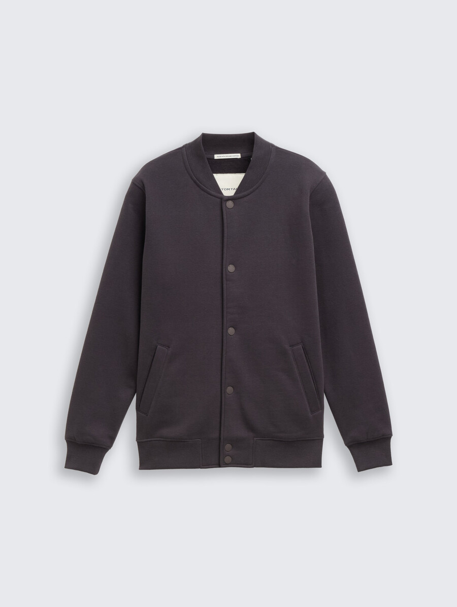 chaqueta deportiva universitaria
