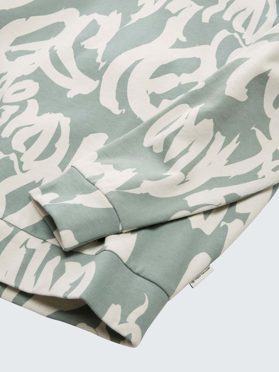 sudadera oversize con estampado integral