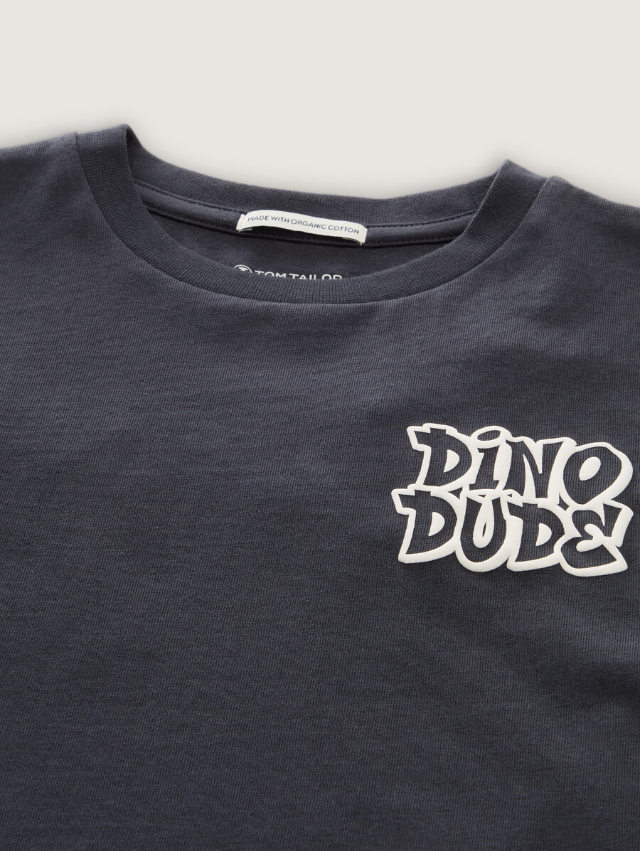 camiseta oversize con estampado