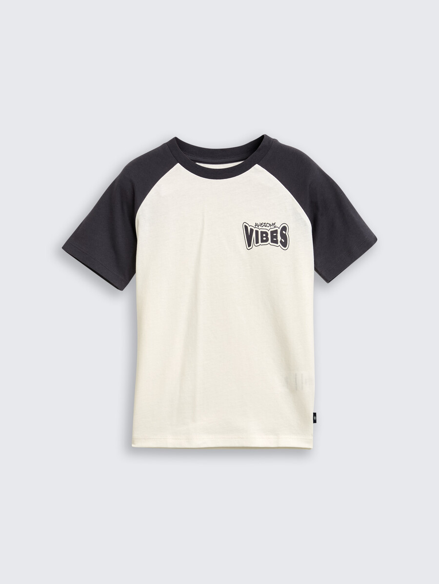 camiseta raglán con estampado