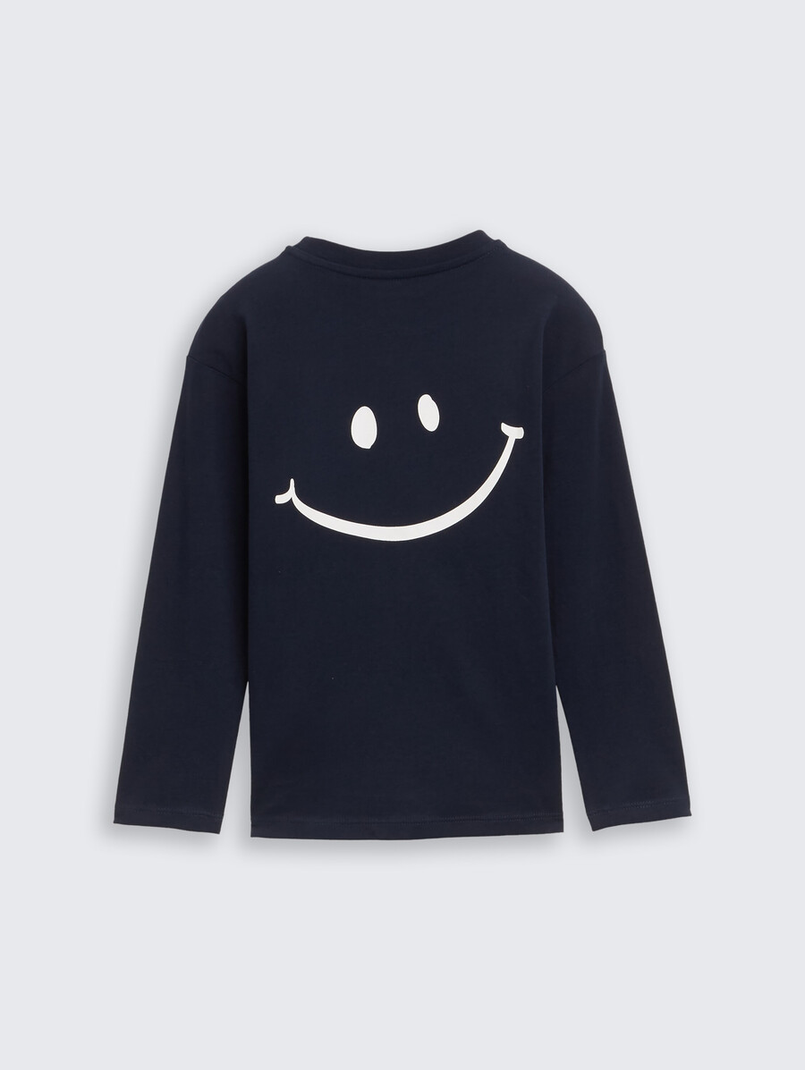 camisa oversize de manga larga con estampado en la espalda