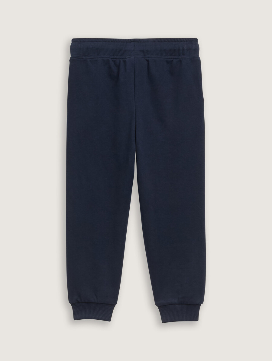 pantalones de jogging con detalle de insignia