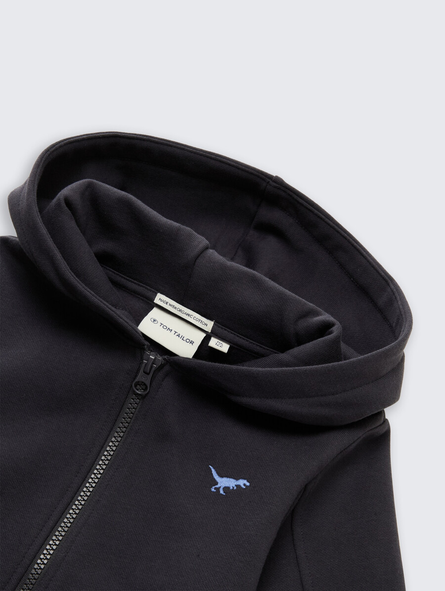 chaqueta deportiva con capucha y bordado