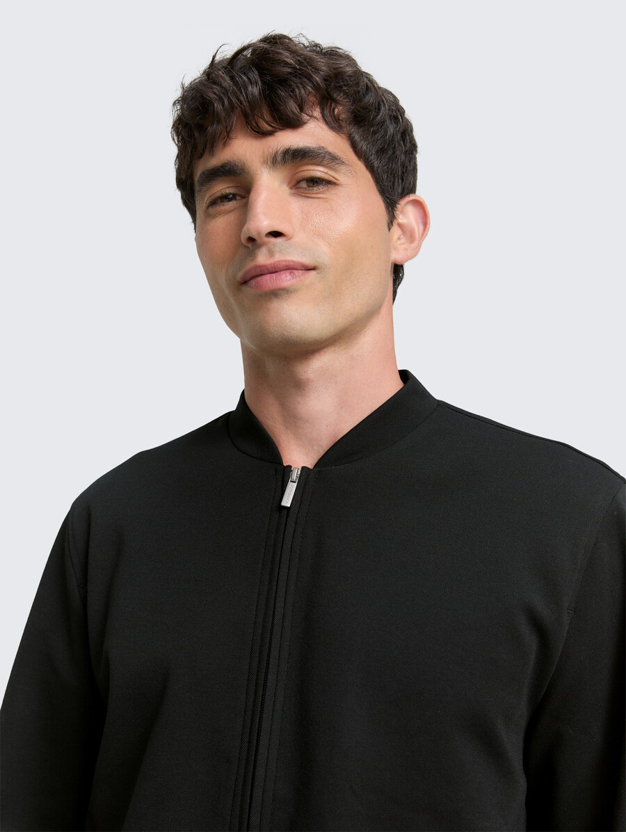 cazadora de piqué con cuello bomber