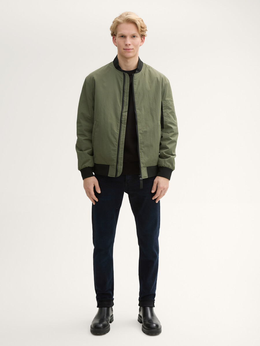 chaqueta bomber con bolsillos