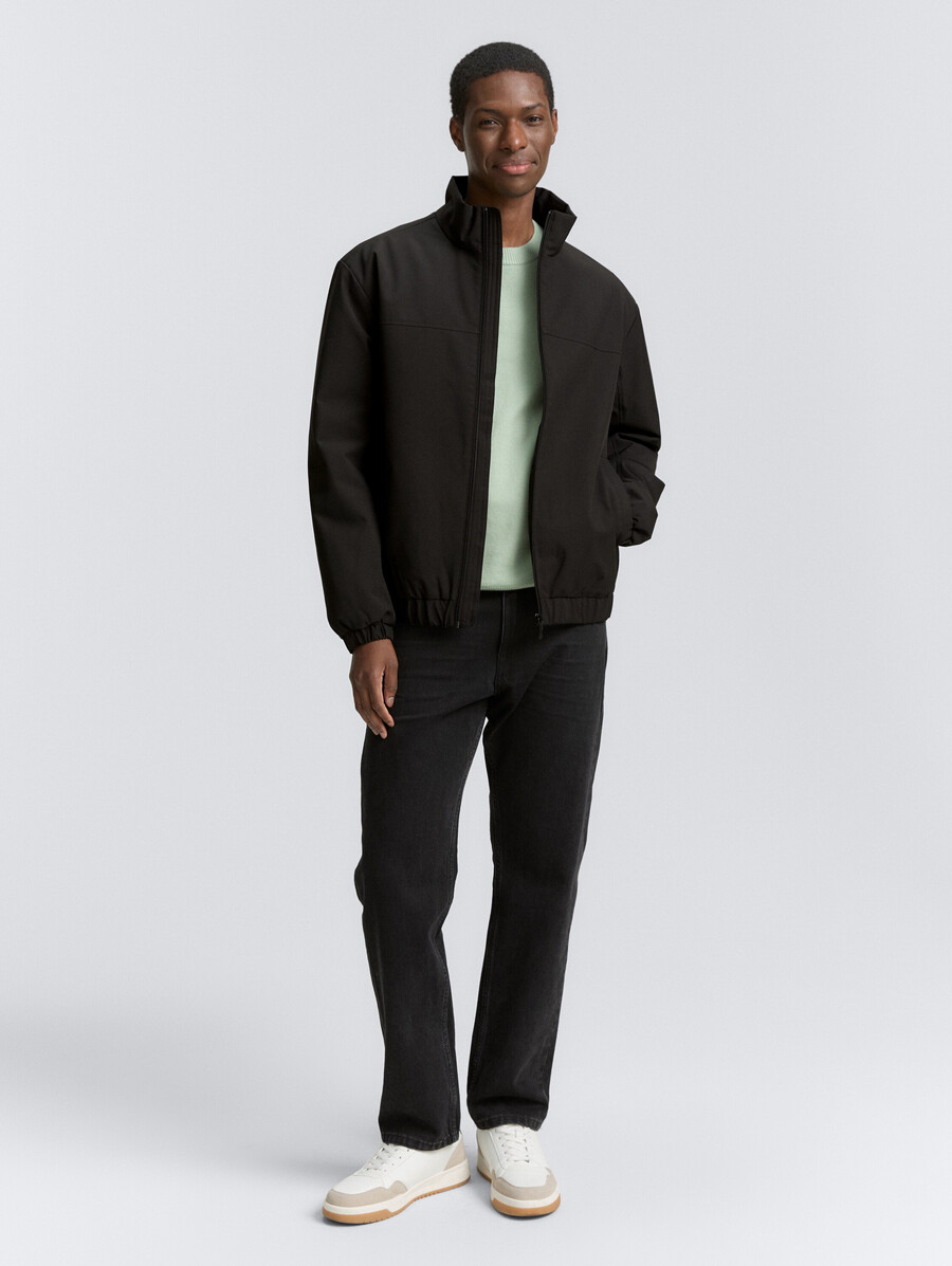 chaqueta blusón con cuello alto