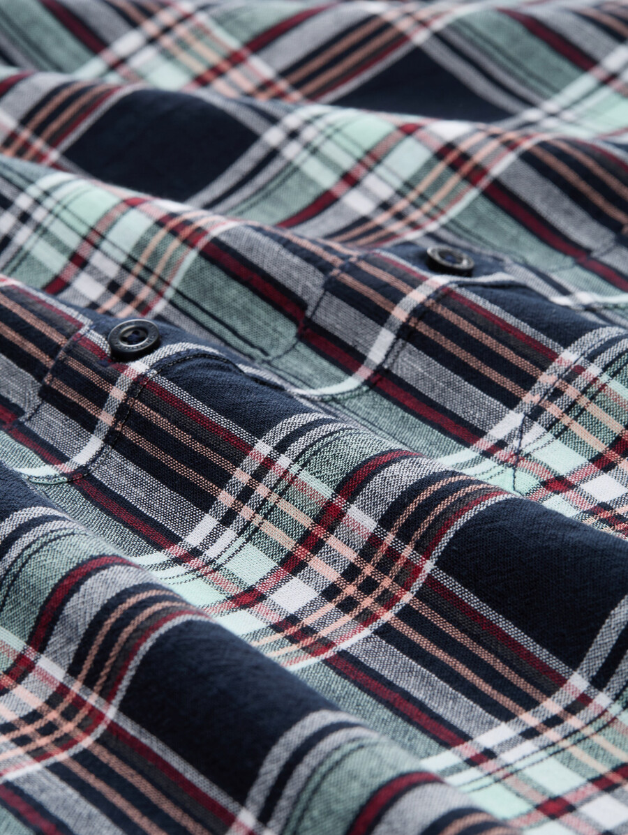 talla grande - camisa de manga corta de corte regular con estampado de cuadros