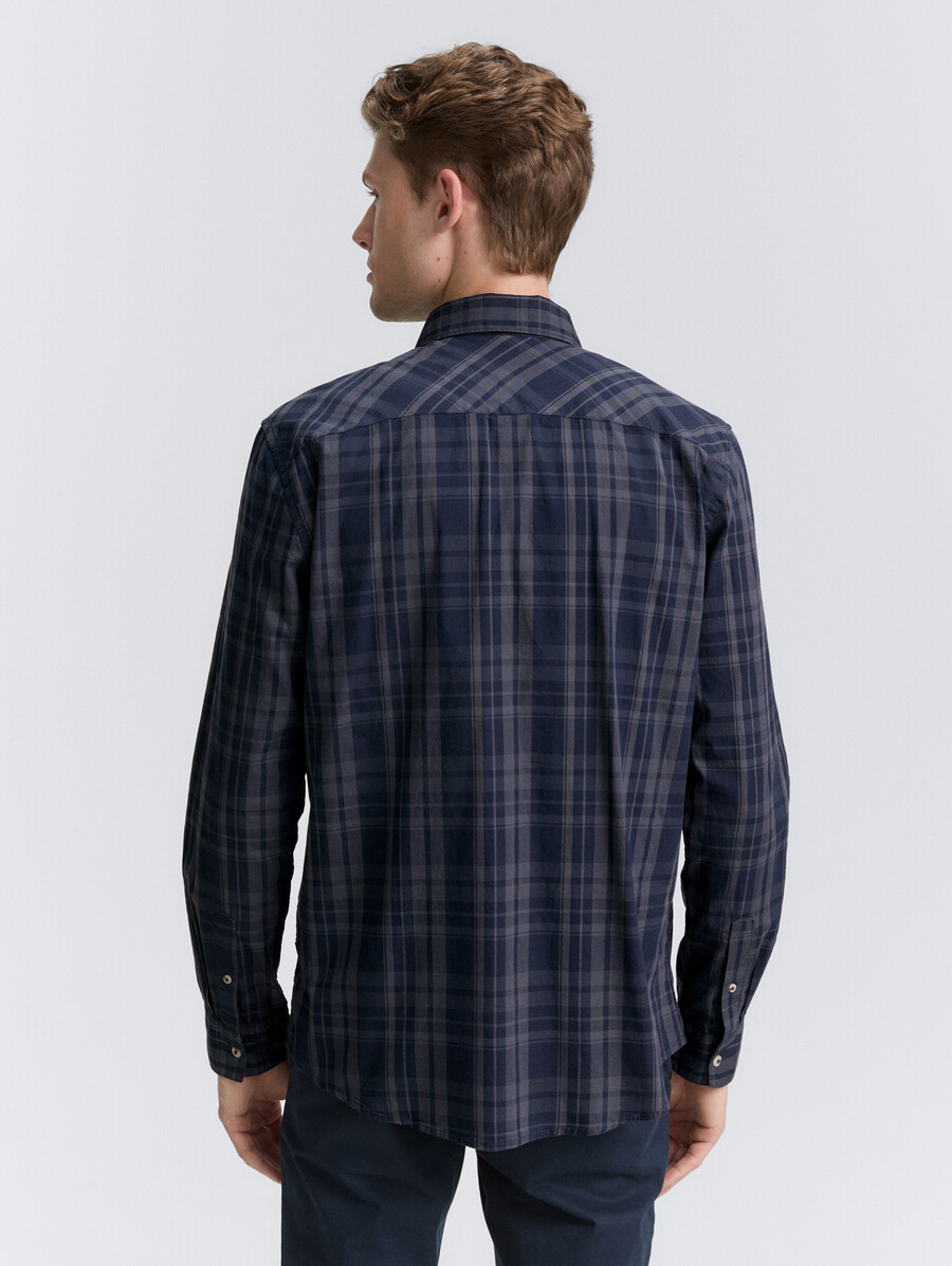 camisa de corte regular con estampado de cuadros