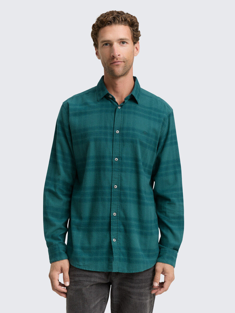 camisa de corte regular con bordado de logo