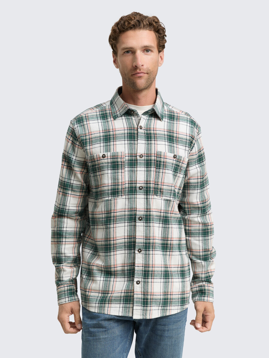 camisa de franela de corte cómodo con estampado de cuadros