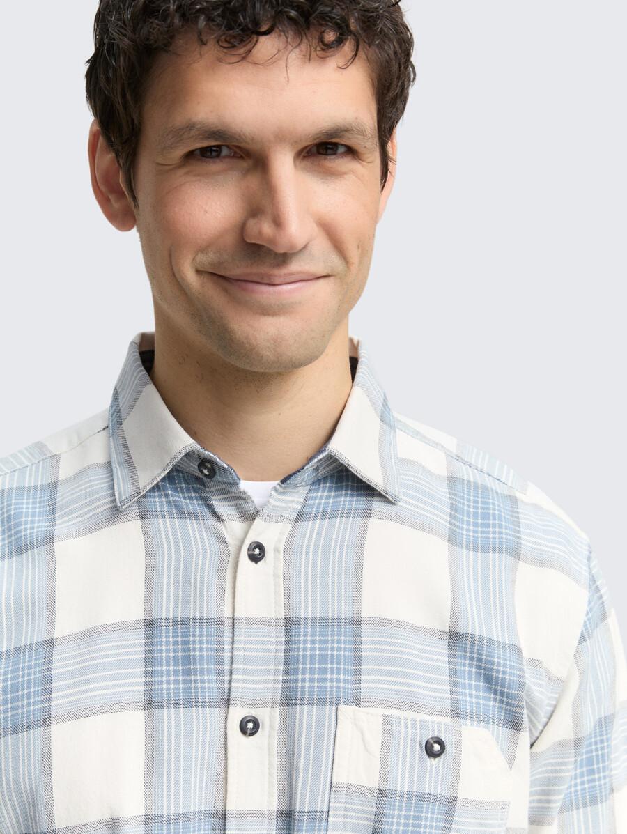 camisa de corte cómodo con estampado de cuadros