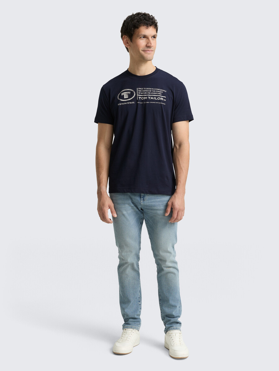 camiseta con estampado de logotipo