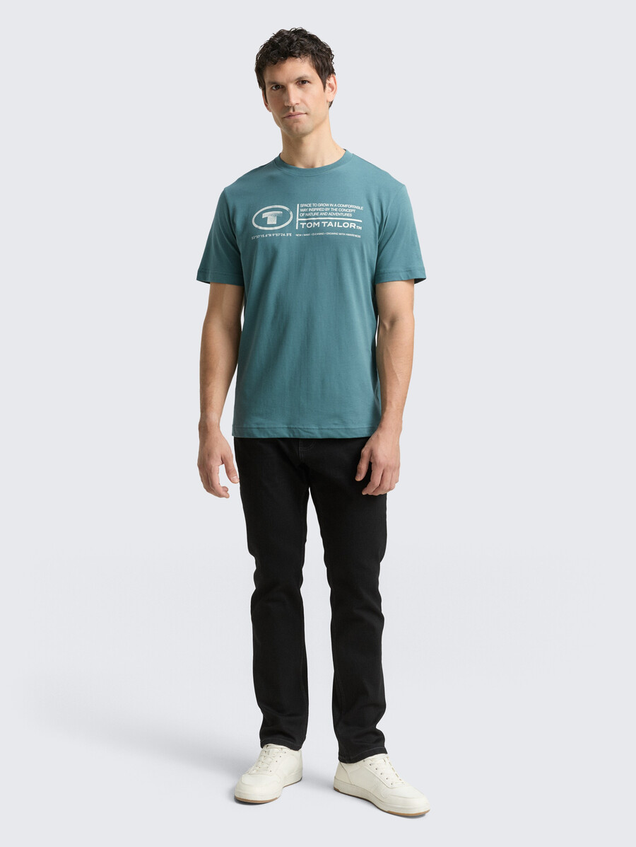 camiseta con estampado de logotipo