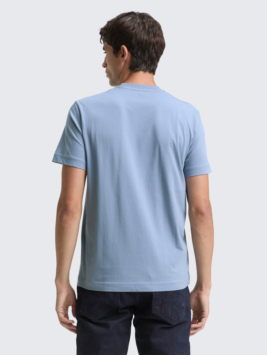 camiseta con estampado de logotipo