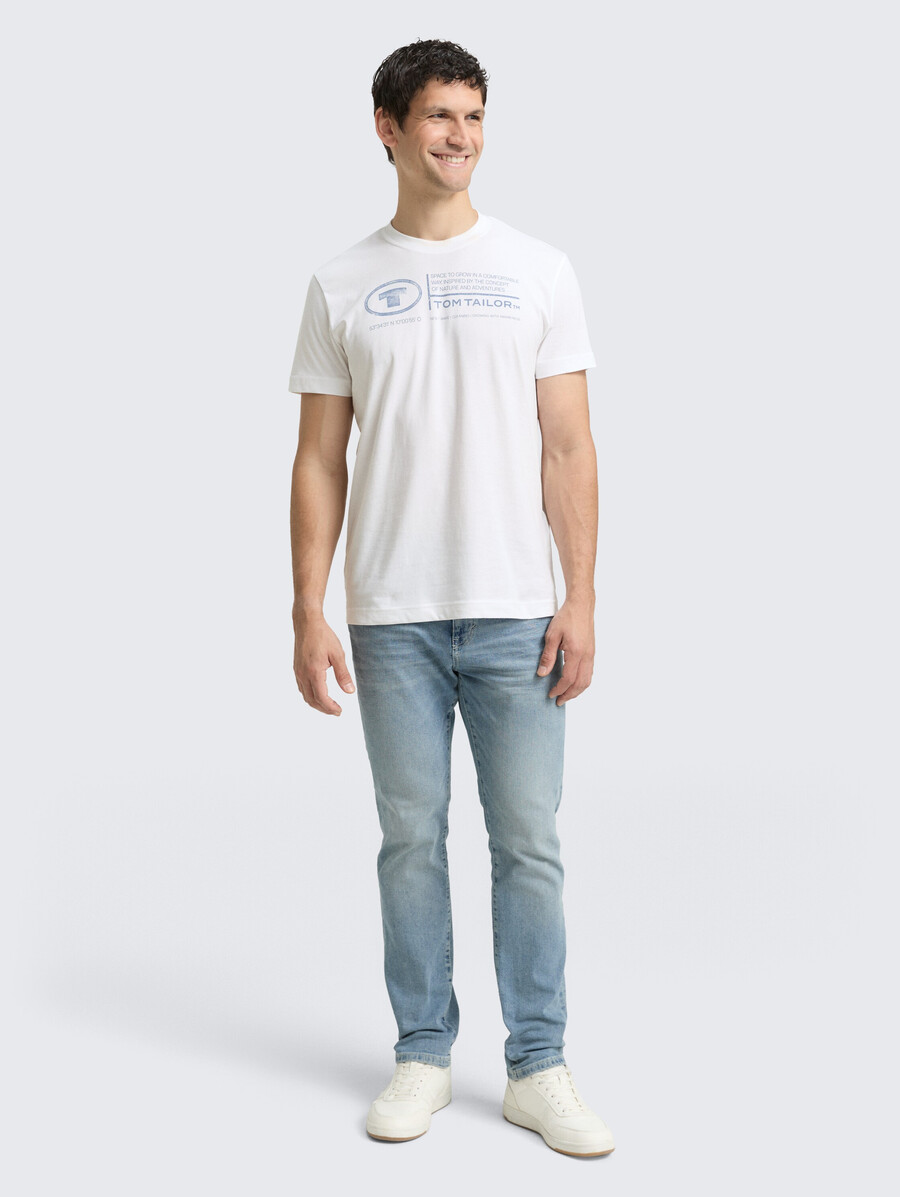 camiseta con estampado de logotipo