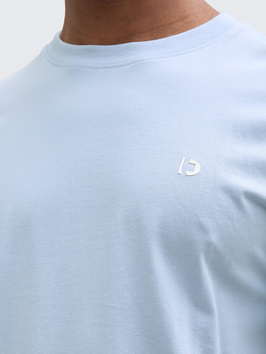 camiseta básica