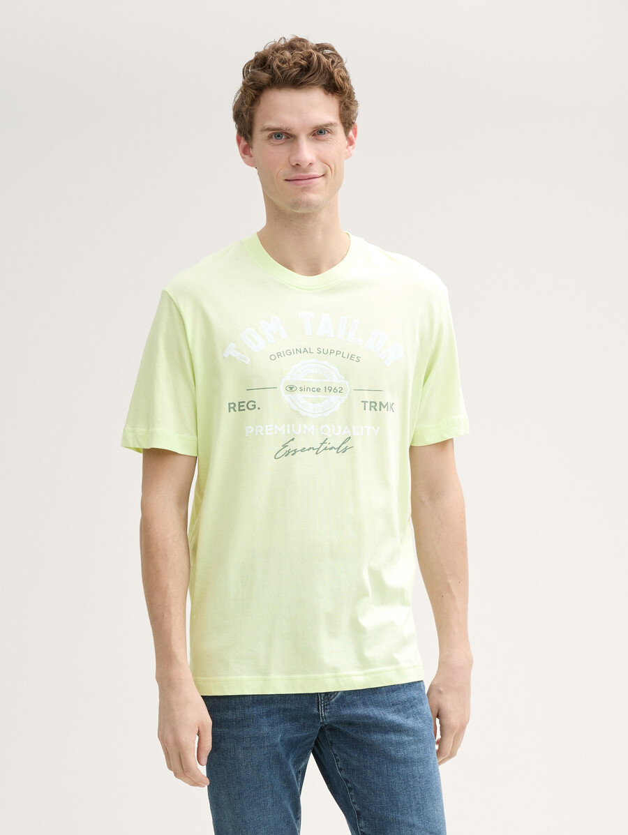 camiseta con estampado de logotipo