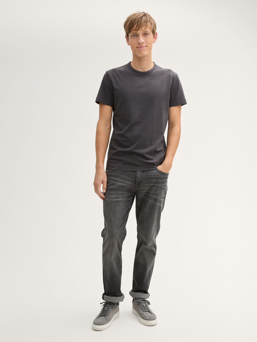 camiseta slim fit con elástico