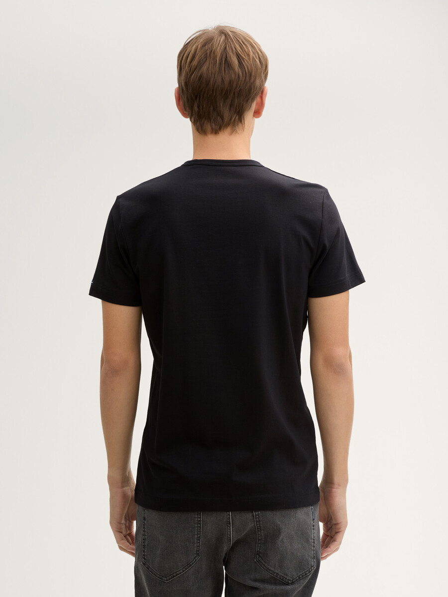 camiseta slim fit con elástico