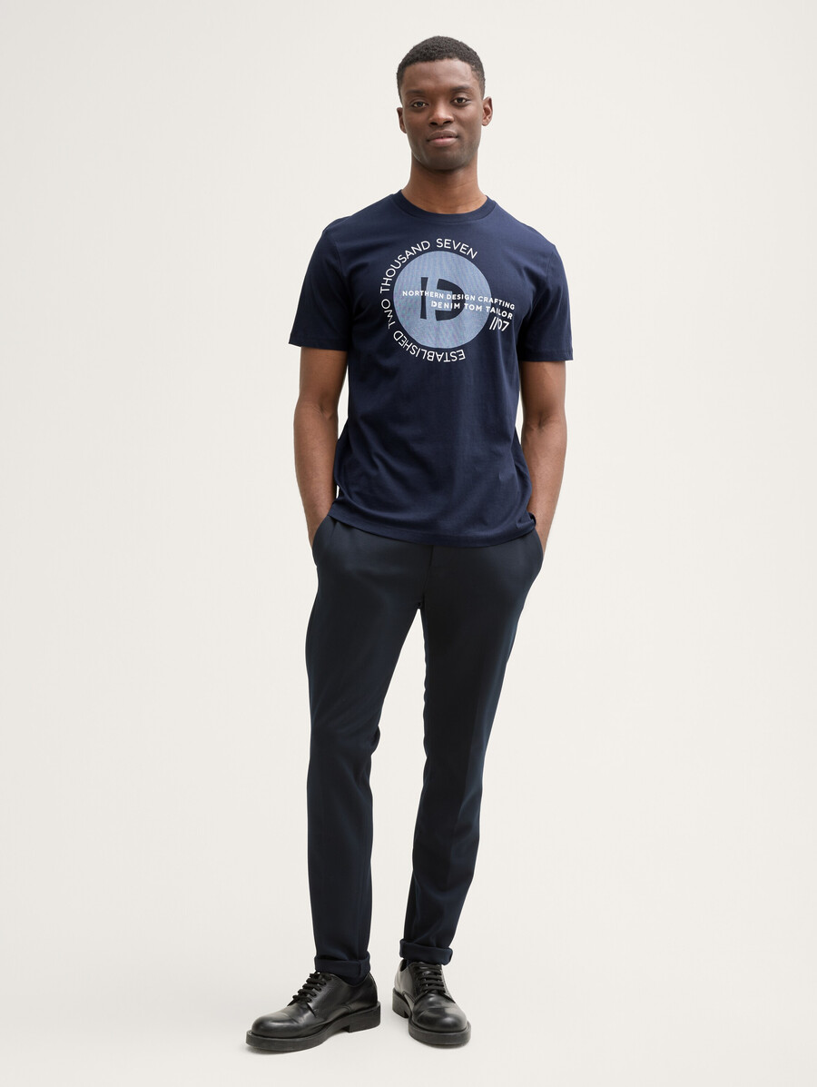 camiseta básica con estampado de logo