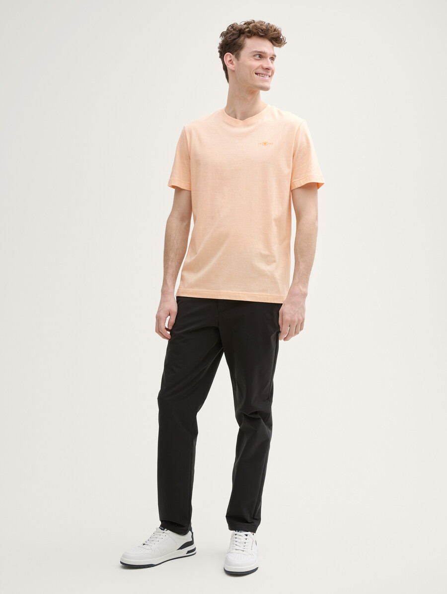 camiseta con estampado de logotipo