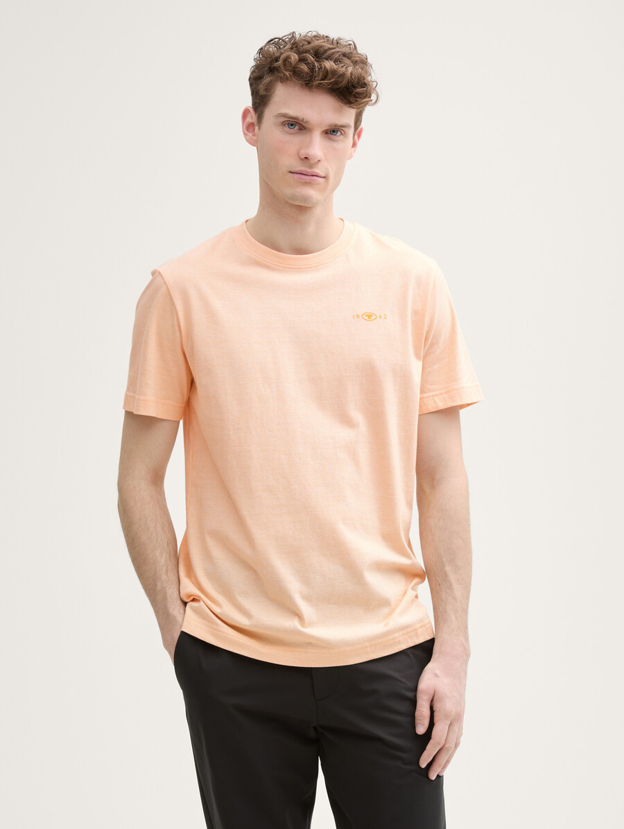camiseta con estampado de logotipo