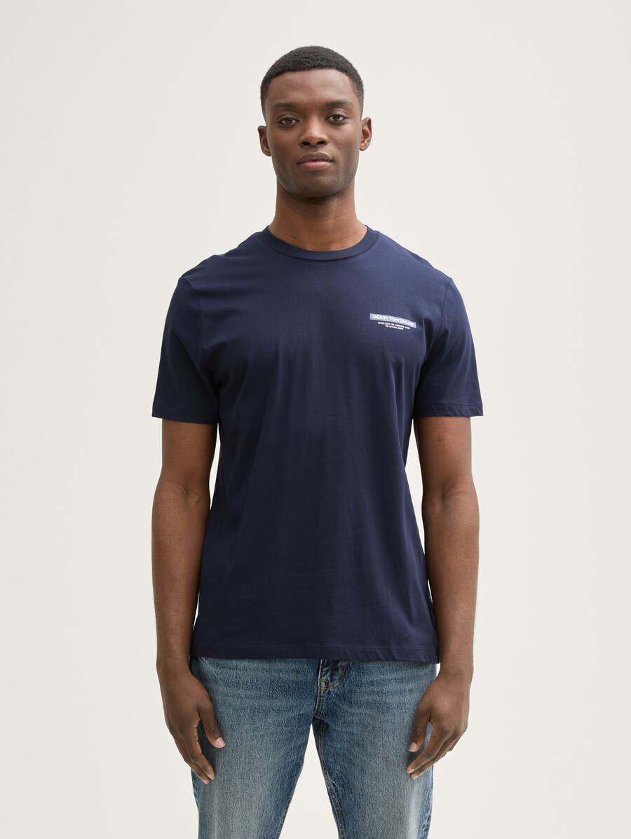 camiseta básica con estampado de logo