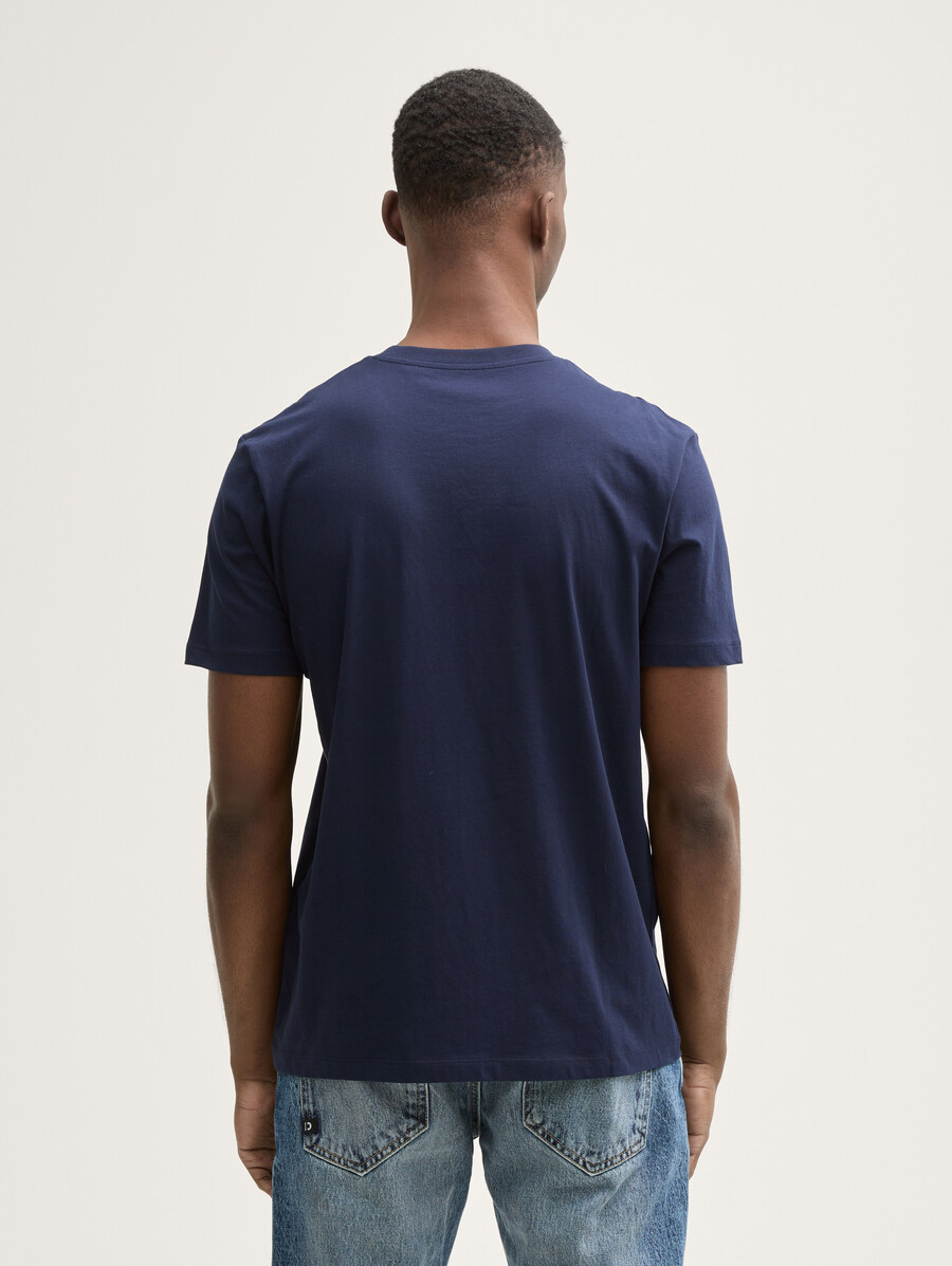 camiseta básica con estampado de logo