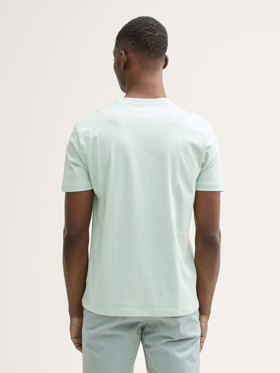 camiseta básica con estampado de logo