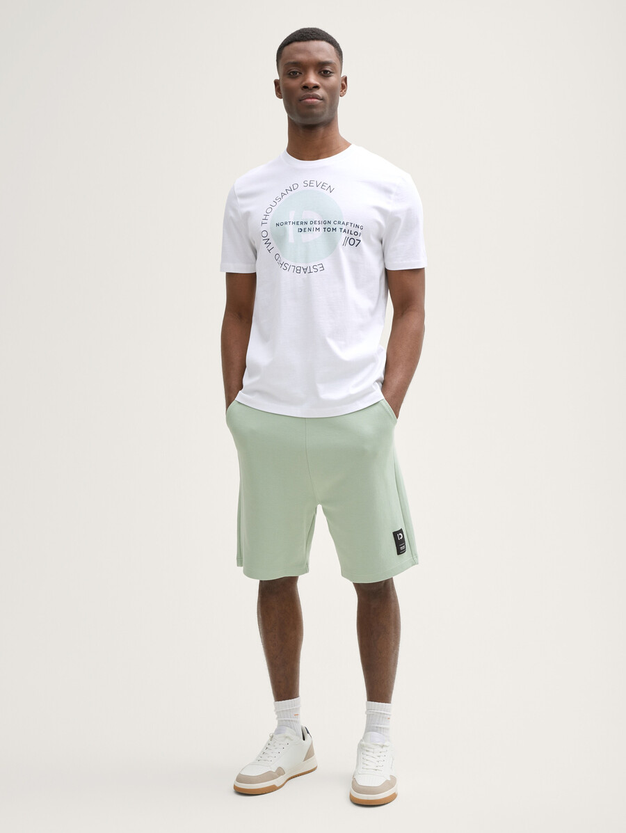 camiseta básica con estampado de logo
