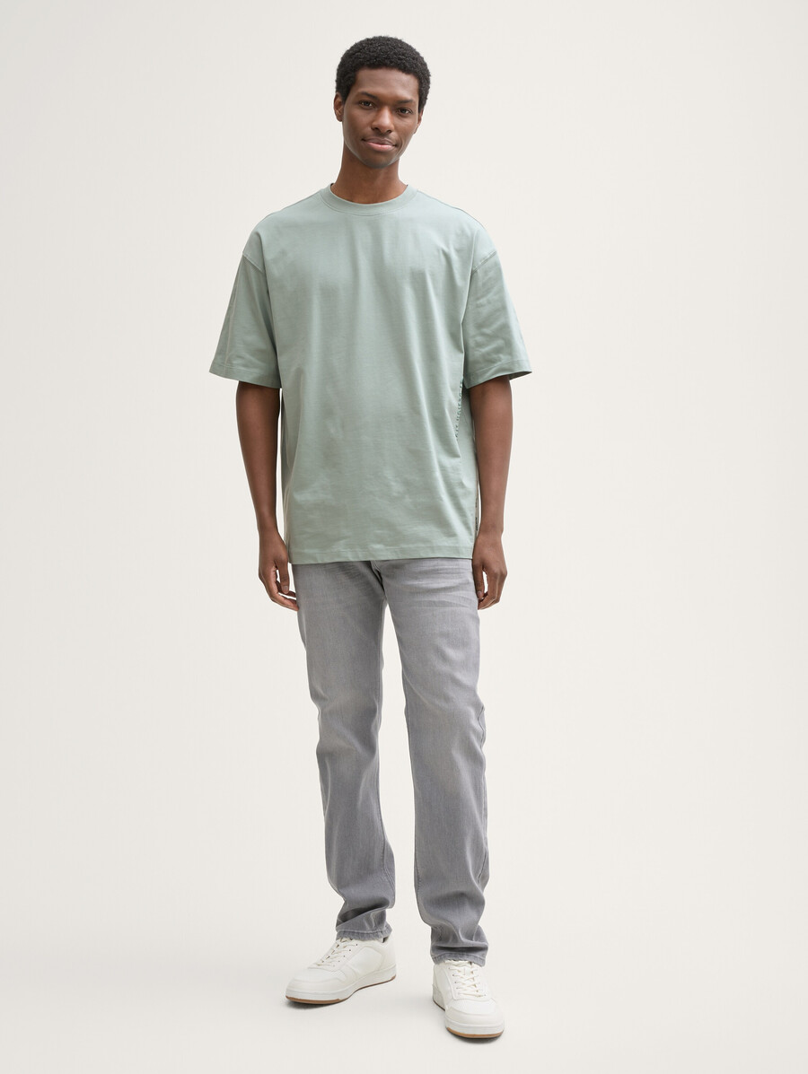 camiseta oversize con estampado en la espalda