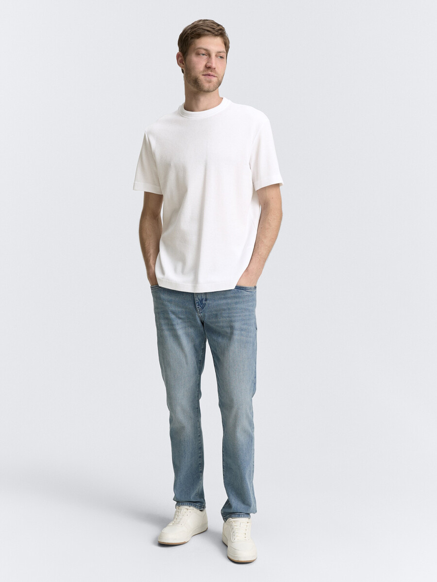 camiseta básica con textura