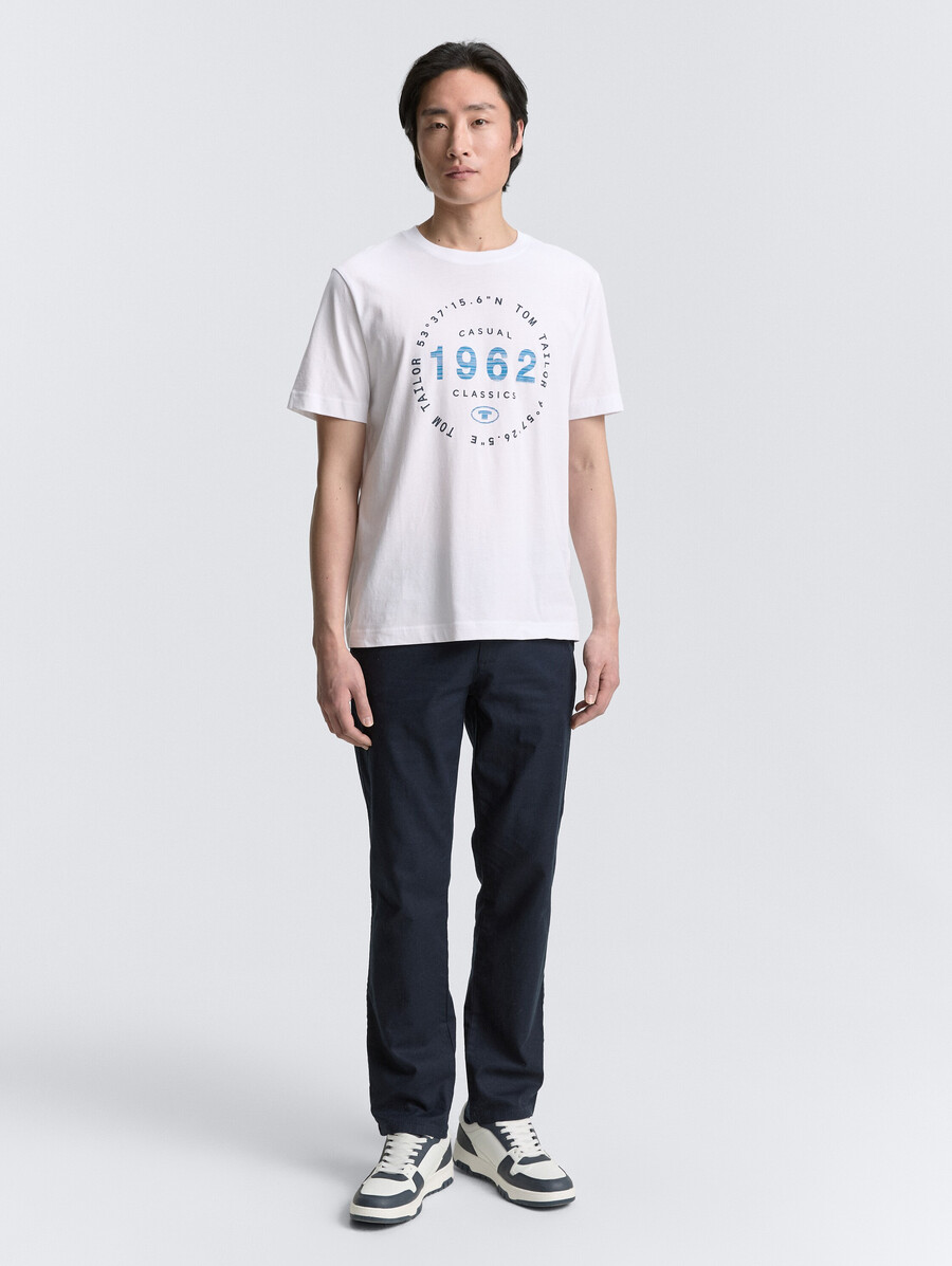 camiseta con estampado de logotipo