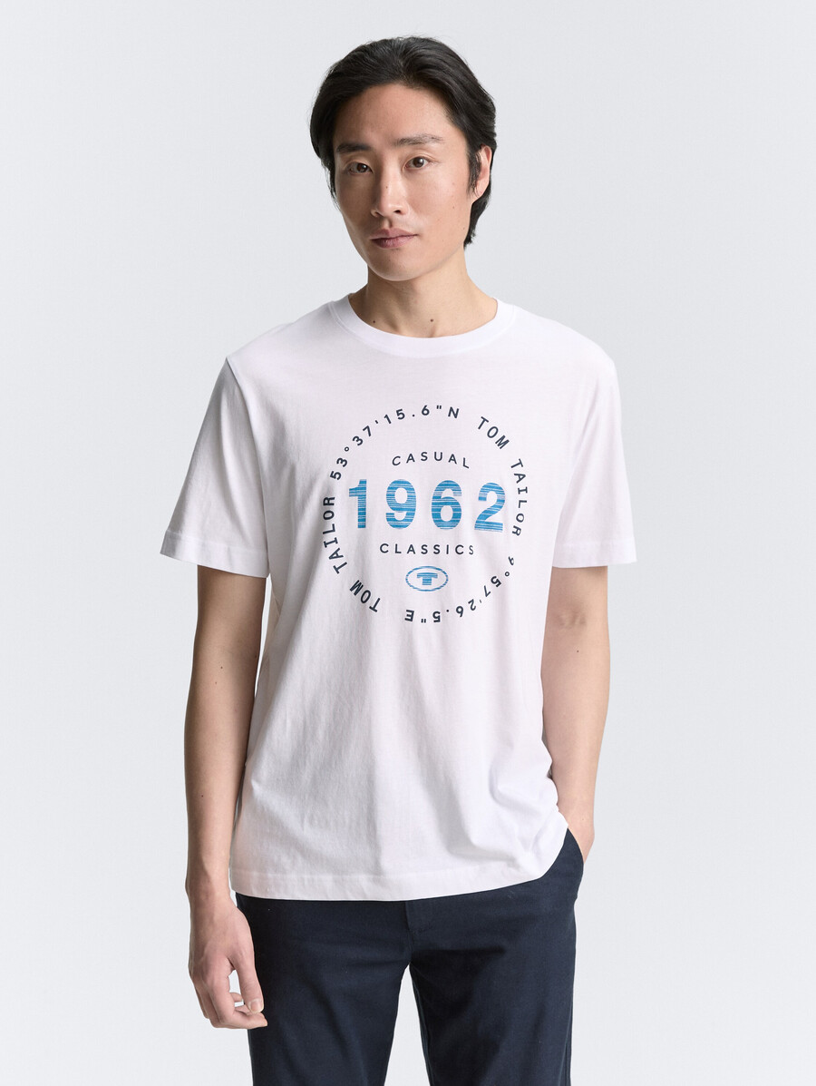 camiseta con estampado de logotipo