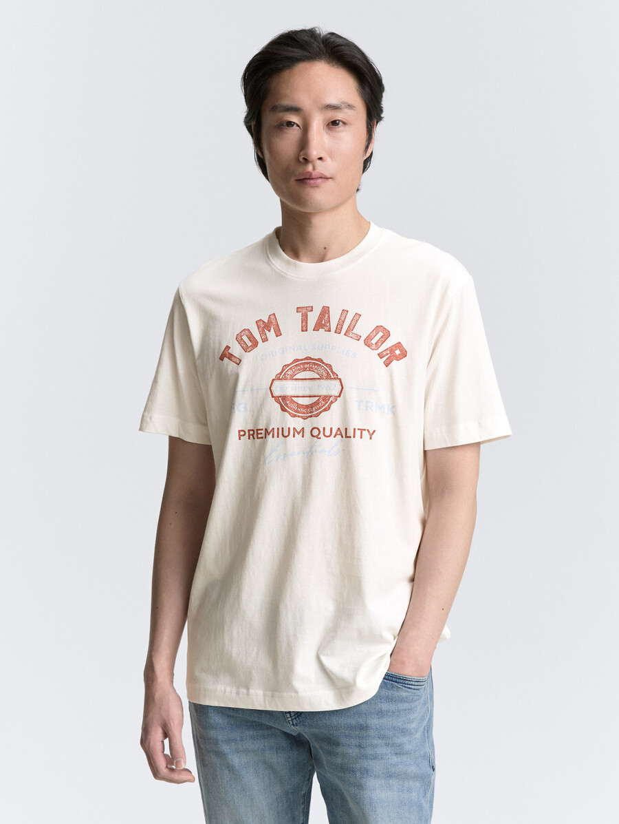 camiseta con estampado de logotipo