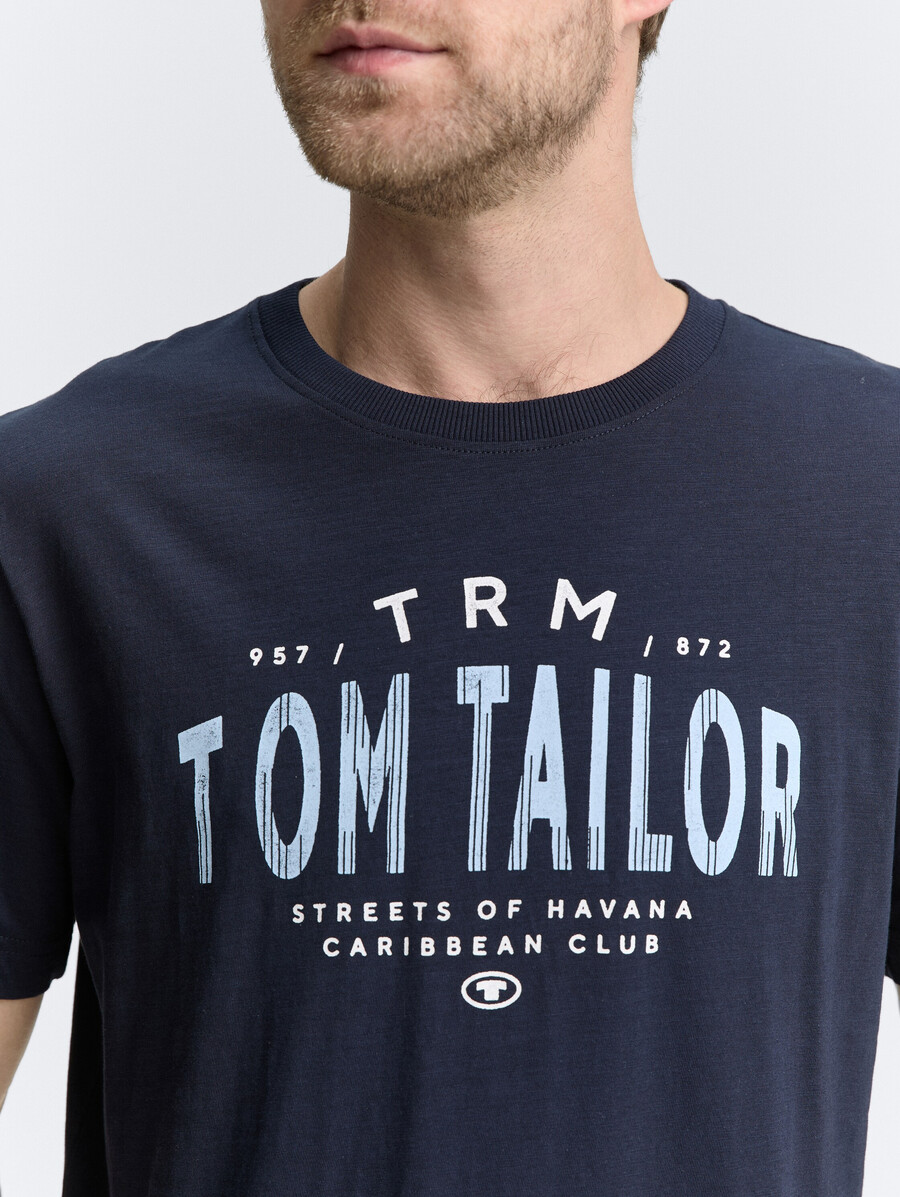camiseta con estampado de logotipo