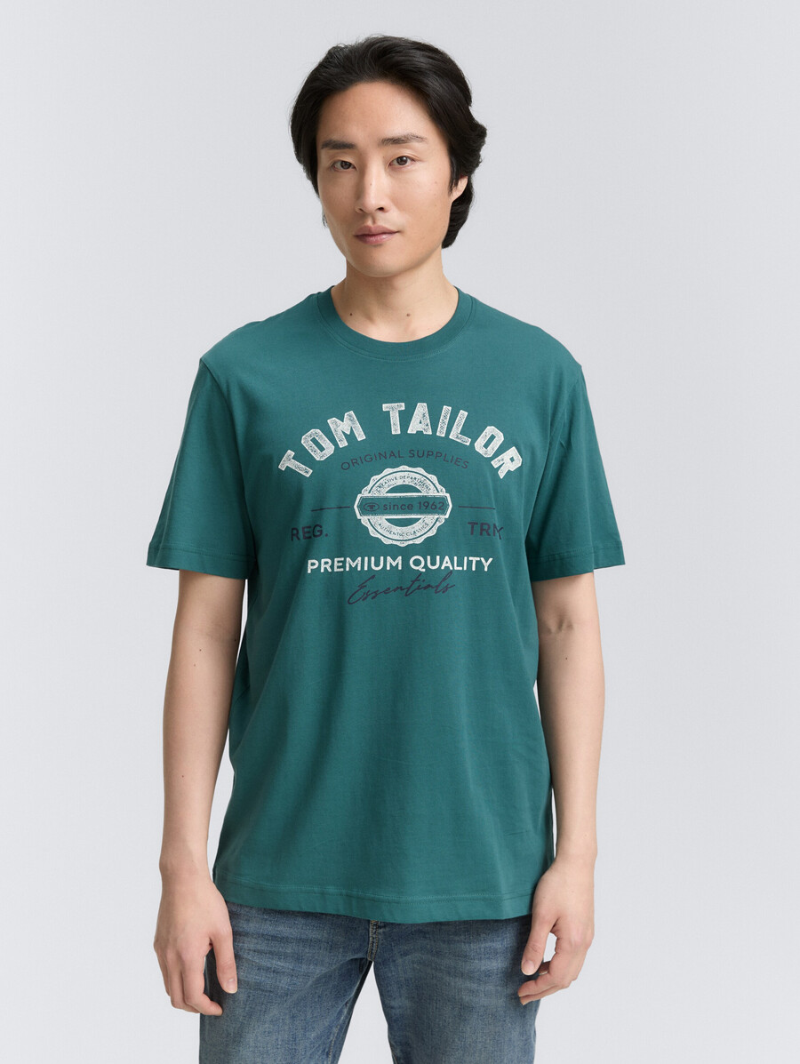 camiseta con estampado de logotipo
